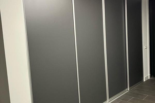 Diamant grijze schuifwand met 4 deuren