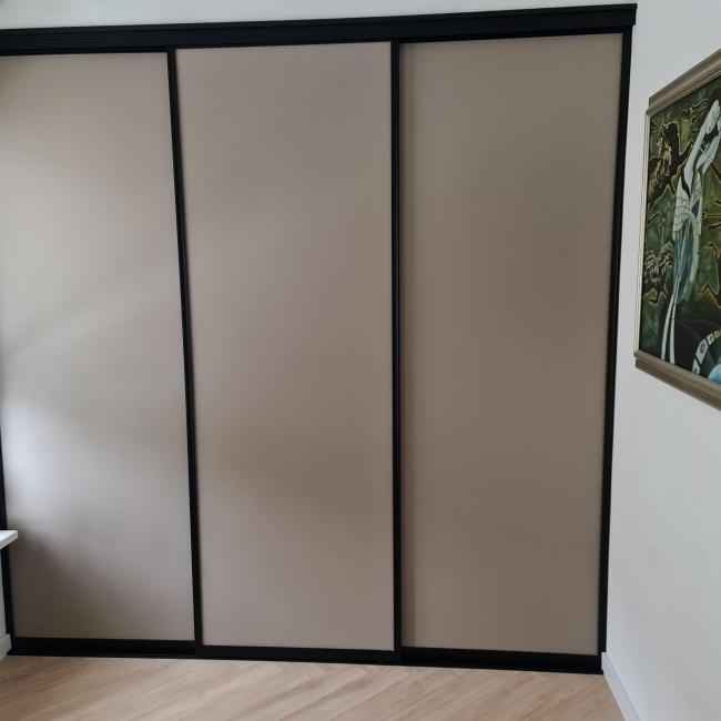 Schuifwand met 3 deuren in Steen Grijs