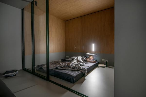 Vierdeurs schuifwand met transparant glas